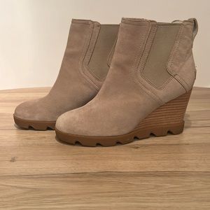 Sorel Suede Tan Boots